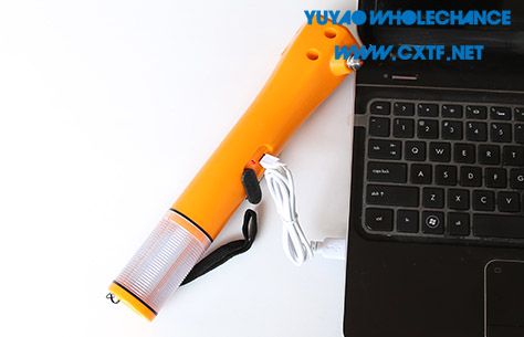 Rechargeable Multifunctional Acousto-optic Alarm Self Rescue Flashlight TL119CF charge on computer